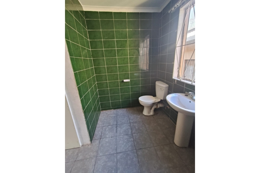 To Let 2 Bedroom Property for Rent in Amalinda Eastern Cape